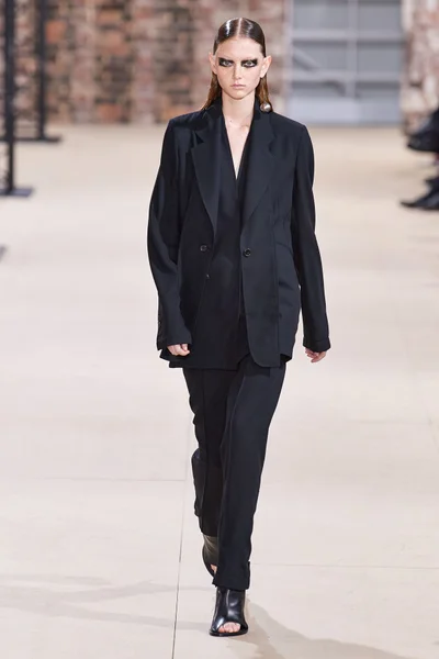 Look 38